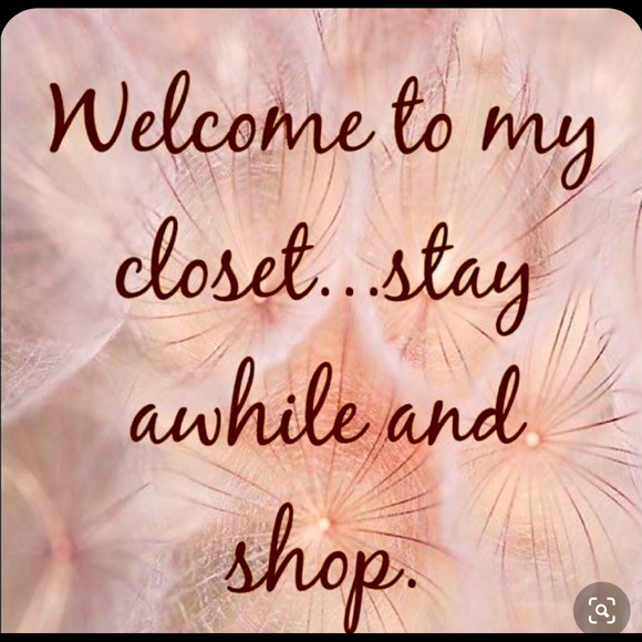 Welcome to my closet 💗 - Picture 1 of 1